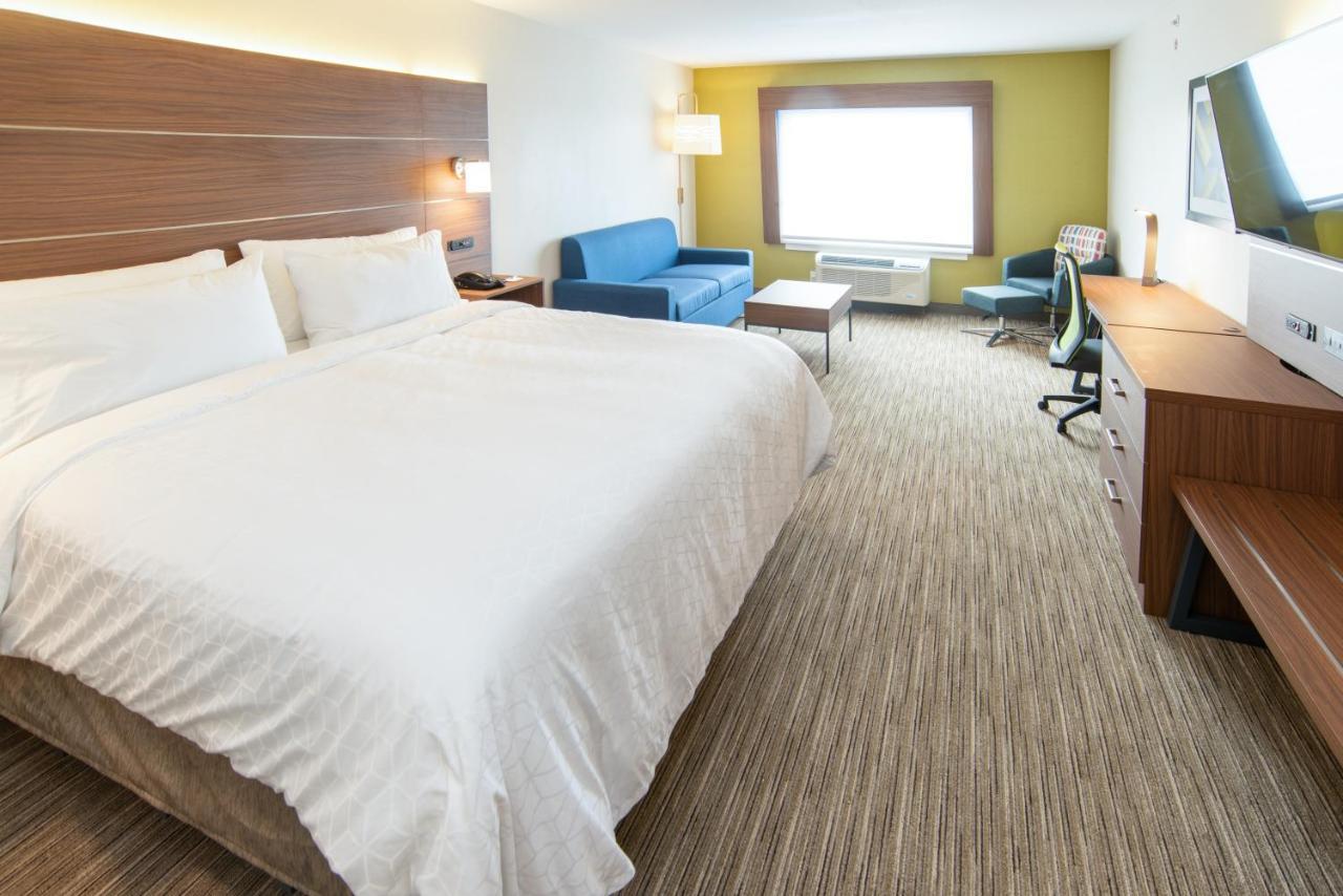 Holiday Inn Express & Suites - North Battleford By Ihg Екстер'єр фото