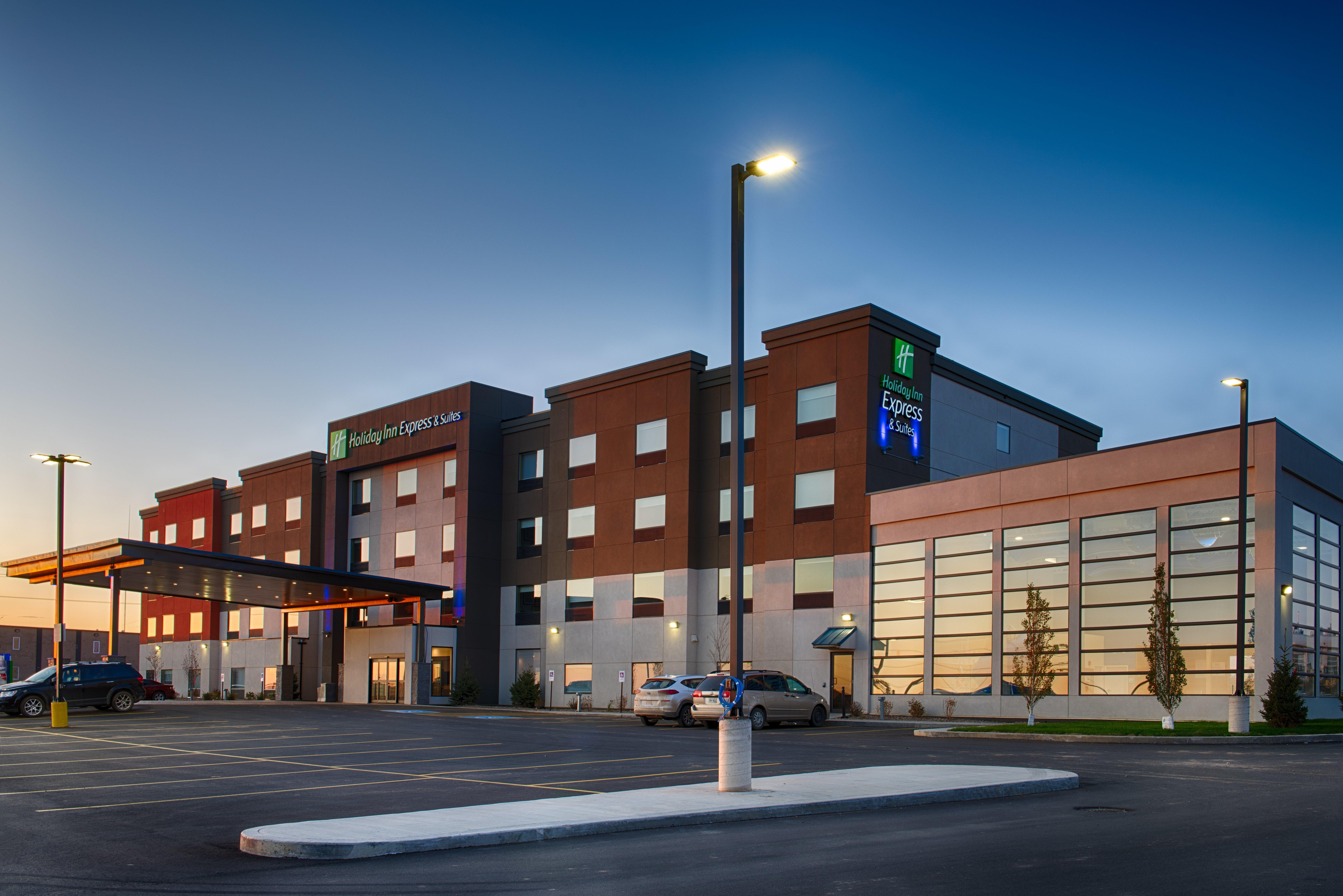 Holiday Inn Express & Suites - North Battleford By Ihg Екстер'єр фото